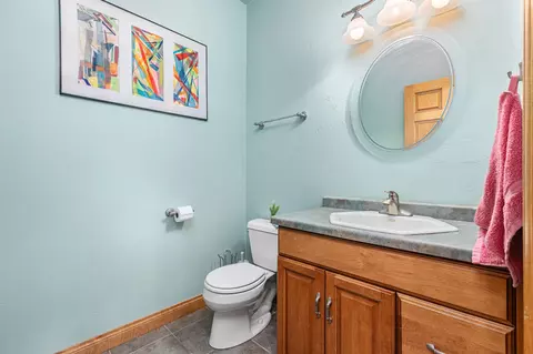 Bath - 3724 S Hampton Ct, Appleton, WI 54915 photo 2 of 3