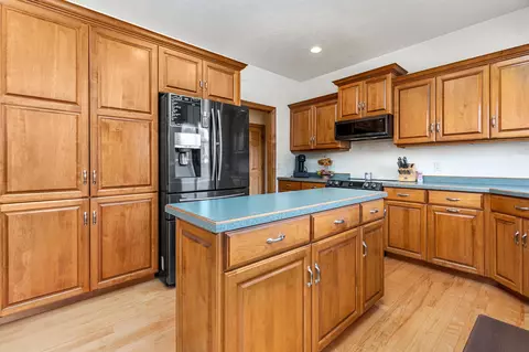 Kitchen - 3724 S Hampton Ct, Appleton, WI 54915 photo 3 of 3