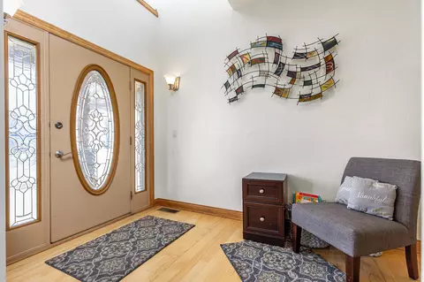 Entry Way - 3724 S Hampton Ct, Appleton, WI 54915 photo 1 of 3