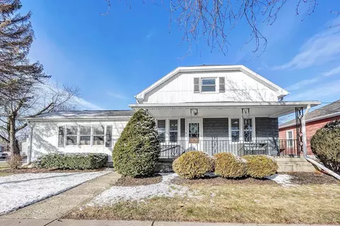 1014 4th St, De Pere, WI 54115