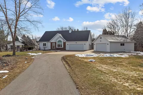w1561 Lau Road, Kaukauna, WI 54130
