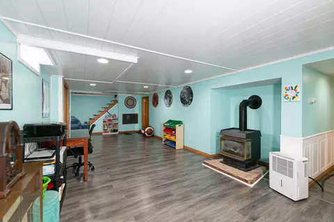Living - 1321 S Riverdale Dr, Appleton, WI 54914 photo 5 of 7
