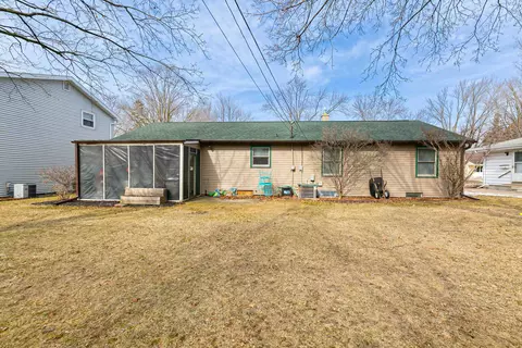Exterior - 1321 S Riverdale Dr, Appleton, WI 54914 photo 5 of 7