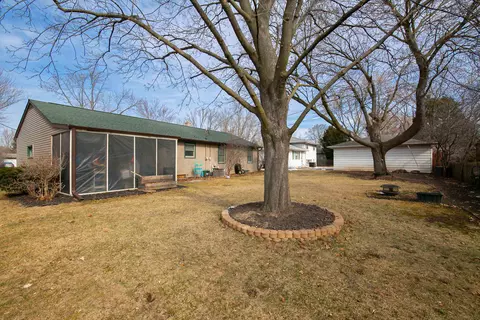 Exterior - 1321 S Riverdale Dr, Appleton, WI 54914 photo 3 of 7