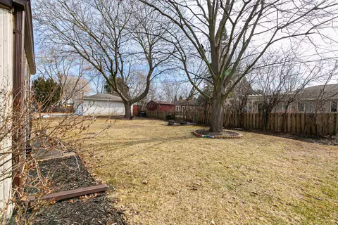 Exterior - 1321 S Riverdale Dr, Appleton, WI 54914 photo 4 of 7