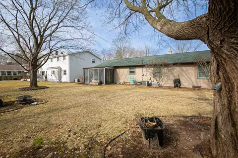 Exterior - 1321 S Riverdale Dr, Appleton, WI 54914 photo 6 of 7