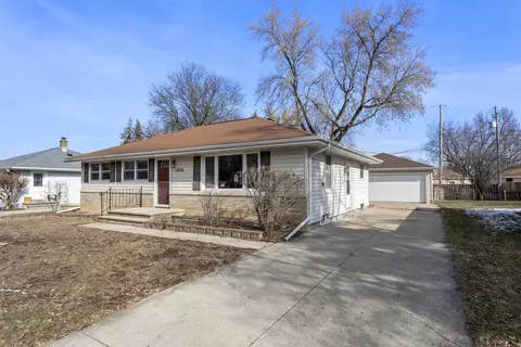 1836 E John St, Appleton, WI 54915