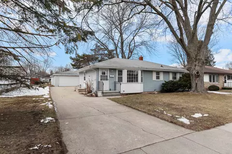 907 S Joseph St, Appleton, WI 54915