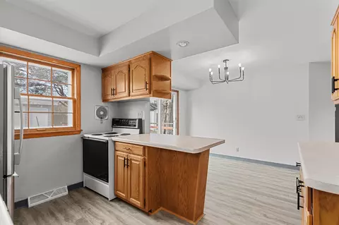 Kitchen - 907 S Joseph St, Appleton, WI 54915 photo 5 of 6
