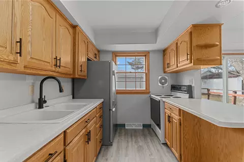 Kitchen - 907 S Joseph St, Appleton, WI 54915 photo 4 of 6