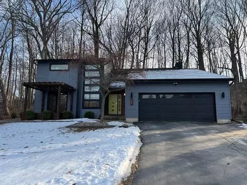 384 Ellortina Cir, Green Bay, WI 54302