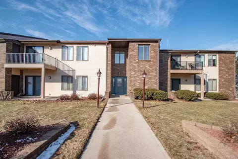 366 W St Joseph St #16, Green Bay, WI 54301