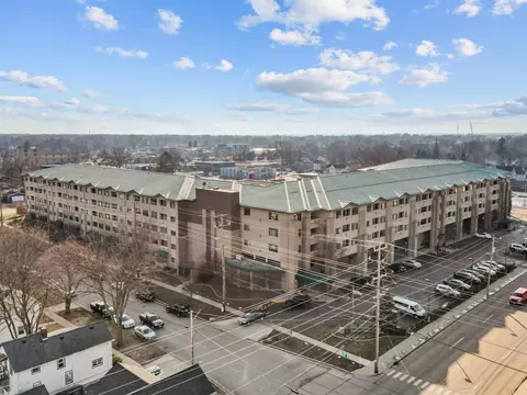 400 N Richmond St #302, Appleton, WI 54911