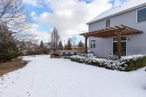 Exterior - 330 E Flintrock Dr, Appleton, WI 54913 photo 8 of 17