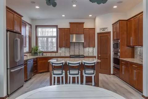 Kitchen - 330 E Flintrock Dr, Appleton, WI 54913 photo 2 of 5