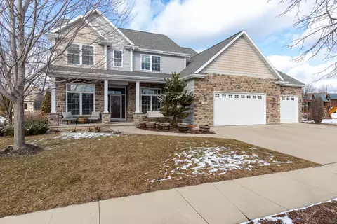 330 E Flintrock Dr, Appleton, WI 54913