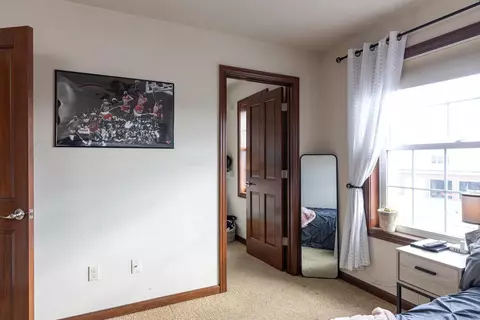 Bedroom - 330 E Flintrock Dr, Appleton, WI 54913 photo 6 of 8