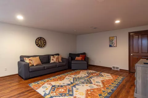 Living - 330 E Flintrock Dr, Appleton, WI 54913 photo 5 of 6