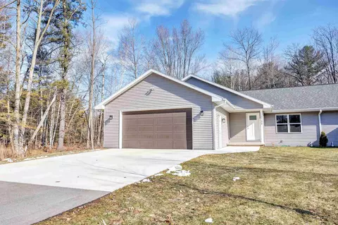 3700 S Timber Trl, Suamico, WI 54173