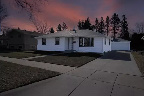Exterior - 1125 W Frances St, Appleton, WI 54914 photo 10 of 10