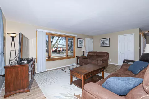 Living - 1125 W Frances St, Appleton, WI 54914 photo 3 of 6