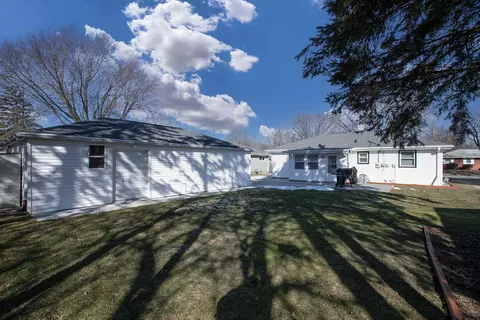 Exterior - 1125 W Frances St, Appleton, WI 54914 photo 8 of 10