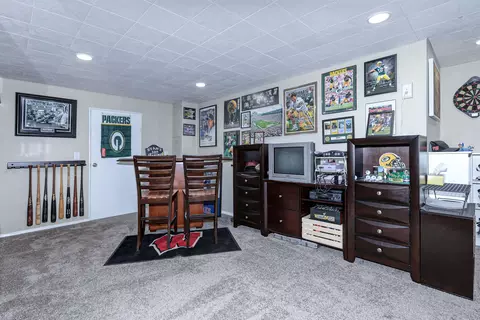 Living - 1125 W Frances St, Appleton, WI 54914 photo 4 of 6