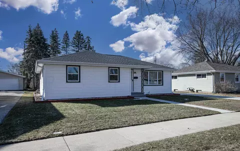 Exterior - 1125 W Frances St, Appleton, WI 54914 photo 9 of 10