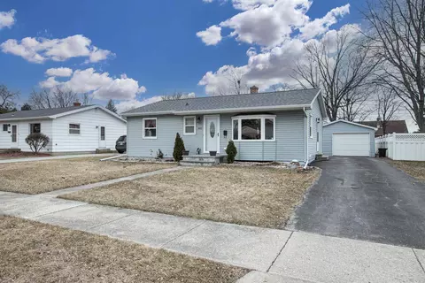 1043 Campbell St, Neenah, WI 54956