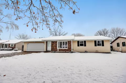 516 Cornelius Dr, Green Bay, WI 54311