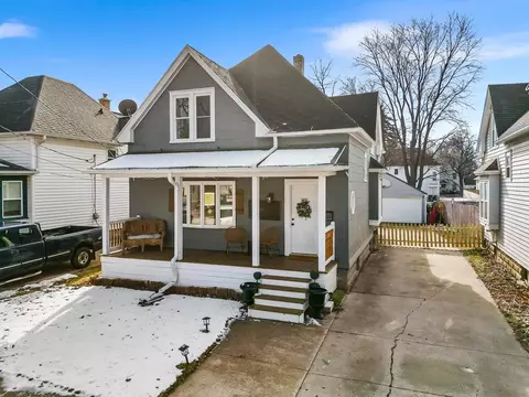 Exterior - 727 W Commercial St, Appleton, WI 54914 photo 2 of 7