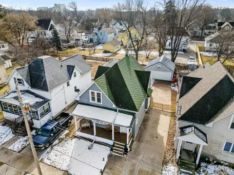 View/Area - 727 W Commercial St, Appleton, WI 54914 photo 1 of 9