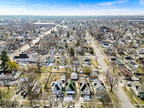 View/Area - 727 W Commercial St, Appleton, WI 54914 photo 4 of 9