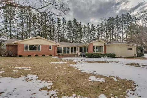 717 W Pine St, Shawano, WI 54166
