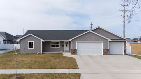328 N John St, Kimberly, WI 54136