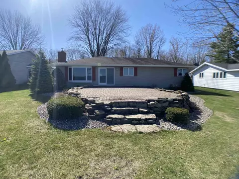 w4764 Swan Acre Drive, Cecil, WI 54111