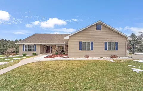 5761 W Cedar Crest Ct, Appleton, WI 54914