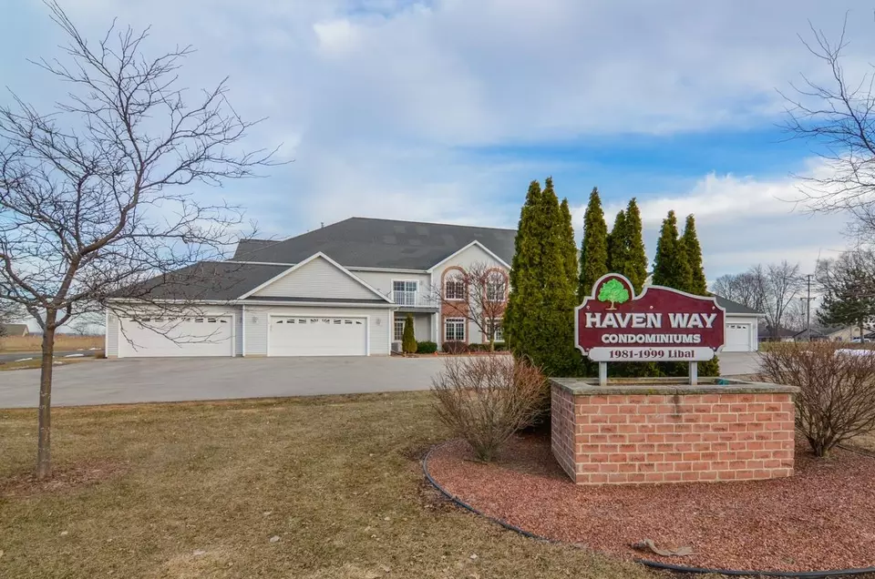 1999 Libal St 3, Green Bay, WI 54301 32 Photos Movoto