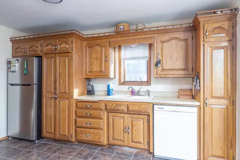 1741 N Oneida St, Appleton, WI 54911 photo 3