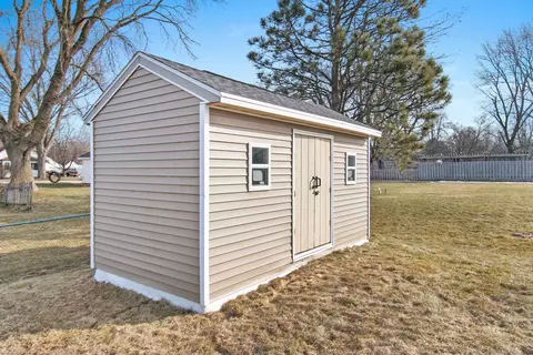 Exterior - 1730 S Madison St, Appleton, WI 54915 photo 2 of 4