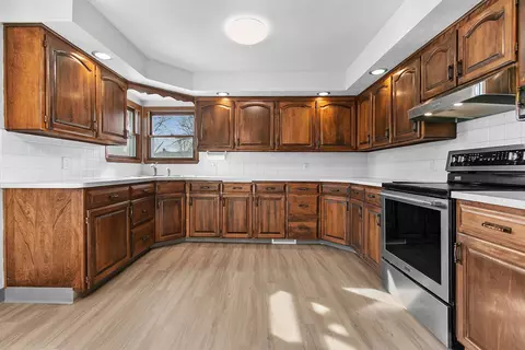Kitchen - 1730 S Madison St, Appleton, WI 54915 photo 2 of 4