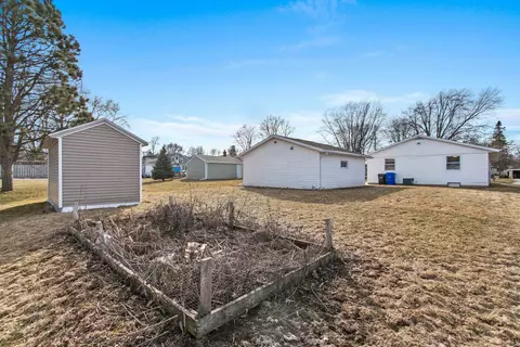 Exterior - 1730 S Madison St, Appleton, WI 54915 photo 3 of 4