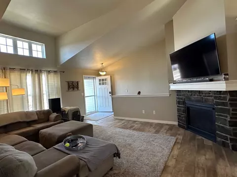 3302 Tulip Trl, Appleton, WI 54913 photo 2