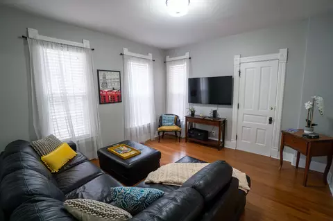Living - 543 N Drew St, Appleton, WI 54911 photo 1 of 4
