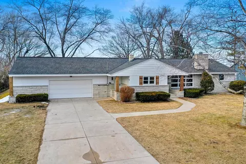 3755 Grove Rd, Green Bay, WI 54311