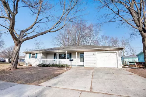 1591 Jay Ln, Green Bay, WI 54304