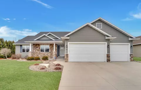 1613 Pendleton Rd, Neenah, WI 54956