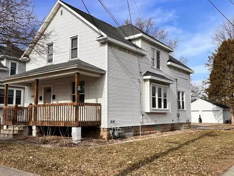 1359 Lawe St, Green Bay, WI 54301