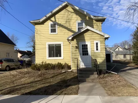 907 N Fair St, Appleton, WI 54911