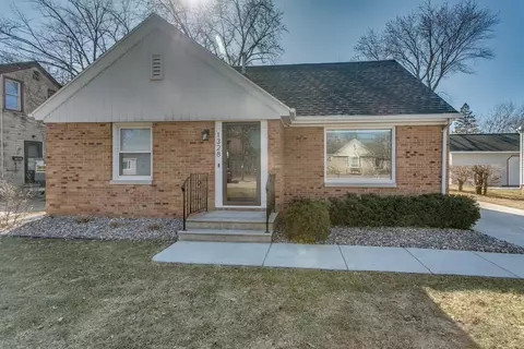 1328 Mccormick St, Green Bay, WI 54301